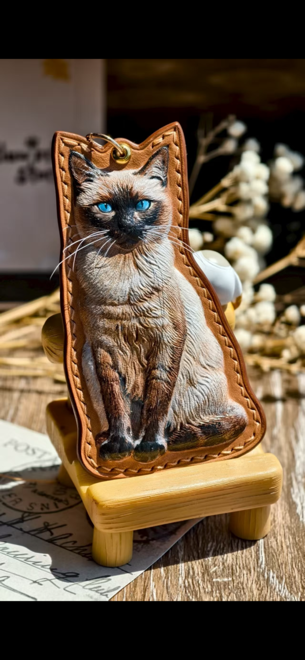 Custom Irregular Pet Leather Carving Keychain | Personalized Dog Cat Portrait Leather Pendant, Handmade Pet Memorial Gift 4.72in