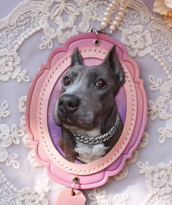 Vintage Scalloped Frame Pet Leather Carving Charm | Custom Dog Portrait Keychain, Hand‑Tooled Pet Memorial Gift 4.72in