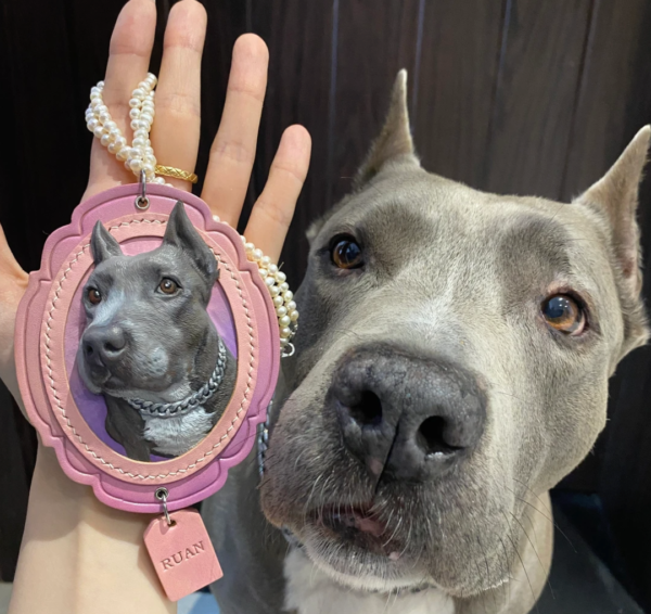 Vintage Scalloped Frame Pet Leather Carving Charm | Custom Dog Portrait Keychain, Hand‑Tooled Pet Memorial Gift 4.72in