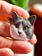 Custom Pet Leather Carving Brooch, Personalized 3D Embossed Dog Cat Portrait Pin, Handmade Animal Lapel Pin Gift for Pet Lovers 1.97in