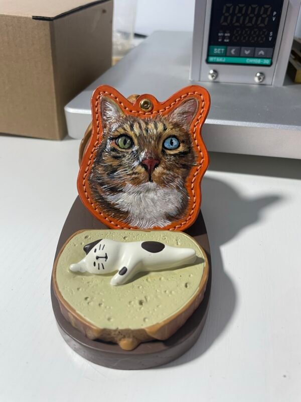 Custom Irregular Pet Leather Carving Keychain | Personalized Dog Cat Portrait Leather Pendant, Handmade Pet Memorial Gift 4.72in